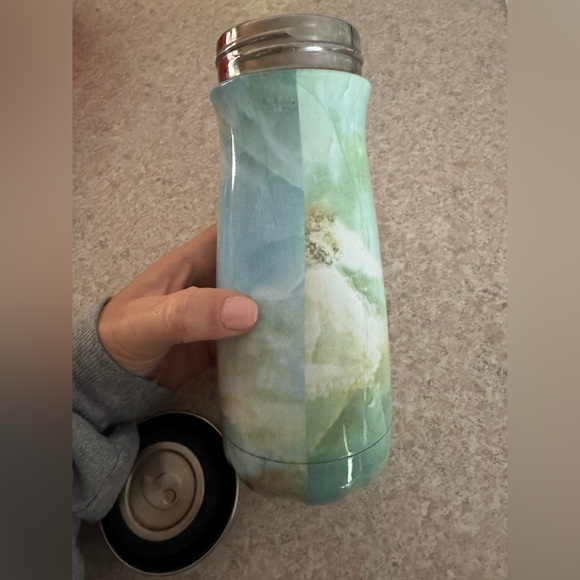 S'well Green and White Marbled Insulated Bottle - Picture 5 of 7